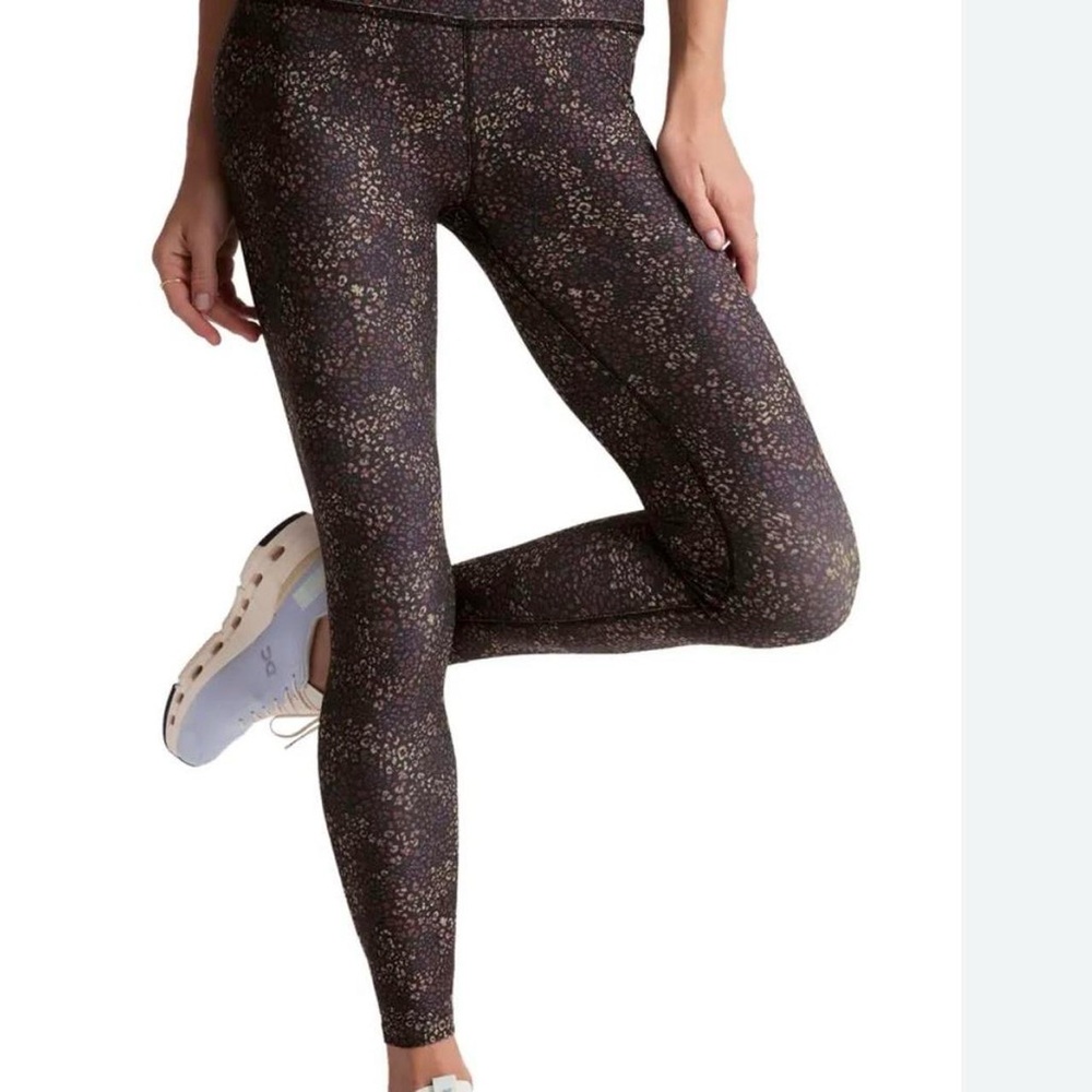 Beyond yoga caught in the midi leggings size medium